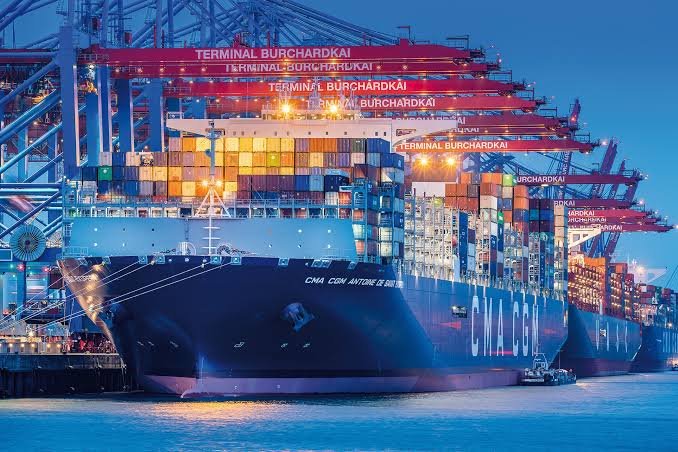 Container rund um die Uhr
